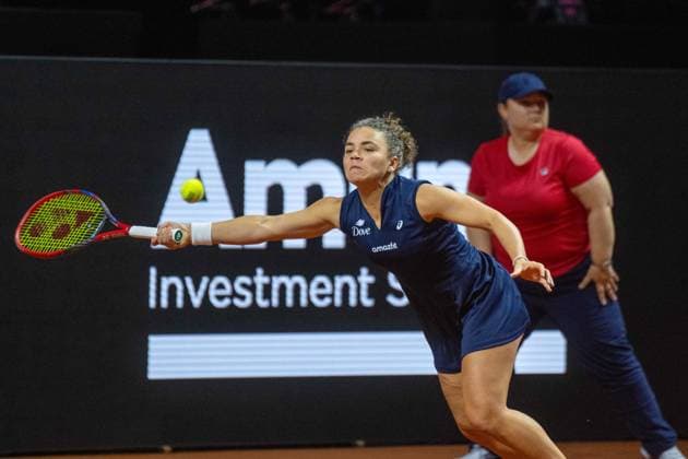 Jasmin Paolini ITA xettx, Germany, Stuttgart, 20 04 2025, Tennis, Porsche Tennis Grand Prix, 2025, Semifinal, A Sabalenka J Paolini ITA , Porsche Arena Foto A2 Bildagentur Peter Hartenfelser