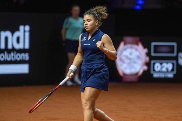 Jasmin Paolini ITA xettx, Germany, Stuttgart, 20 04 2025, Tennis, Porsche Tennis Grand Prix, 2025, Semifinal, A Sabalenka J Paolini ITA , Porsche Arena Foto A2 Bildagentur Peter Hartenfelser