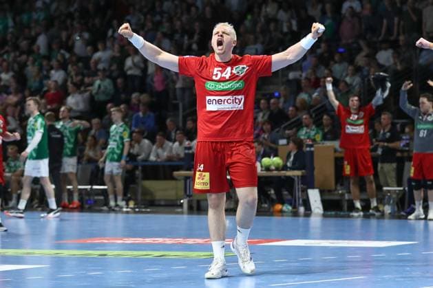 20 04 2025, xtgx, Handball Daikin HBL, Fuechse Berlin TSV Hannover Burgdorf emspor, v l Justus Fischer Hannover, 54 Jubel, Torjubel, jubelt ueber das Tor, celebrate the goal, celebration Berlin