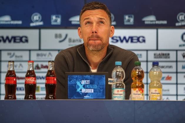 Christian Eichner Karlsruher SC, Head Coach , Karlsruher SC vs SpVgg Greuther Fuerth, 2 Bundesliga, 30 Matchday, 2024 2025, 20 04 2025, DFL REGULATIONS PROHIBIT ANY USE OF PHOTOGRAPHS AS IMAGE SEQUENCES AND OR QUASI VIDEO, Karlsruher SC vs SpVgg Greuther Fuerth, 2 Bundesliga, 30 Matchday, 2024 2025, 20 04 2025 Karlsruhe Copyright: xEibner-Pressefoto JanxPrihodax EP_JPA