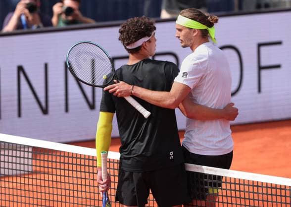 L R Ben Shelton congratulates the winner Alexander Zverev, Singles, Men s Singles, Final, Final Tennis BMW Open 2025 ATP 500 MTTC Iphitos Munich Germany April 20, 2025 Copyright: xJuergenxHasenkopfx