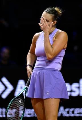 Aryna Sabalenka BLR Gesture Gesture disappointed Tennis Ladies Porsche Cup Porsche Tennis Grand Prix GP Stuttgart 2025 Porsche Arena 20 04 2024 DFL REGULATIONS PROHIBIT ANY USE OF PHOTOGRAPHS AS IMAGE SEQUENCES AND OR QUASI VIDEO Tennis Ladies Porsche Cup Porsche Tennis Grand Prix GP Stuttgart 2025