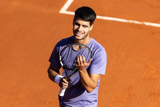 April 20, 2025, Barcelona, Barcelona, Spain: Carlos Alcaraz of Spain during the final between Holger Rune of Denmark on Barcelona Open Banc Sabadell Trofeo Conde de Godo on April 20, 2025 in Barcelona, Spain. Barcelona Spain - ZUMAs316 20250420_znp_s316_095 Copyright: xMartixSeguraxRamonedax