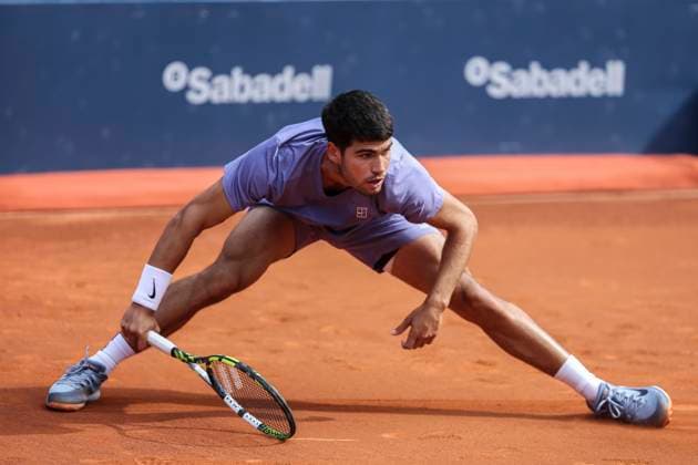April 20, 2025, Barcelona, Barcelona, Spain: Carlos Alcaraz of Spain in actions against Holger Rune of Denmark during the final tennis match of the Barcelona Open Banc Sabadell - Conde Godo 2025 Day 7 at Real Club De Tenis Barcelona on April 20, 2025 in Barcelona, Spain. Barcelona Spain - ZUMAa181 20250420_zaa_a181_101 Copyright: xJavierxBorregox
