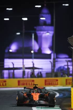 F1 - SAUDI ARABIAN GRAND PRIX 2025 81 PIASTRI Oscar (aus), McLaren F1 Team MCL39, action during the Formula 1 STC Saudi Arabian Grand Prix 2025, 5th round of the 2025 FIA Formula One World Championship, WM, Weltmeisterschaft from April 18 to 20, 2025 on the Jeddah Corniche Circuit, in Jeddah, Saudi Arabia - JeddahSaudi Arabia  Copyright: xXavixBonillax
