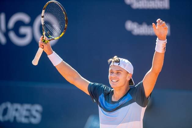 72 Barcelona Open Banc de Sabadell. Conde de Godo Trophy. Real Club de Tenis Barcelona. April 20,2025 72 Barcelona Open Banc de Sabadell. Conde de Godo Trophy. Real Club de Tenis Barcelona. Final. April 20,2025 Holger Rune after winning the final match between Carlos Alcaraz and Holger Rune of the ATP, Tennis Herren Barcelona Open Banc de Sabadell tennis tournament Trofeo Conde de Godo played at the Real Club de Tenis Barcelona. April 20, 2025. Barcelona ESP Copyright: xS.xRosx