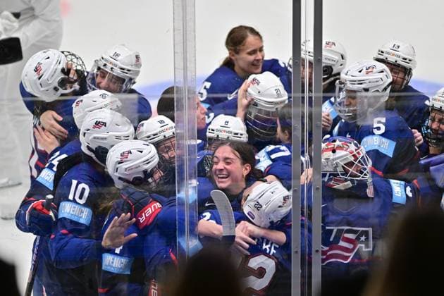 US players celebrate after winning the Ice hockey, Eishockey IIHF WomenÂ s World Championship, WM, Weltmeisterschaft the gold medal match USA vs Canada, Ceske Budejovice, Czech Republic, April 20, 2025. (CTKxPhoto VaclavxPancer) CTKPhotoP2025042005442  CTKPhotoP2025042005442