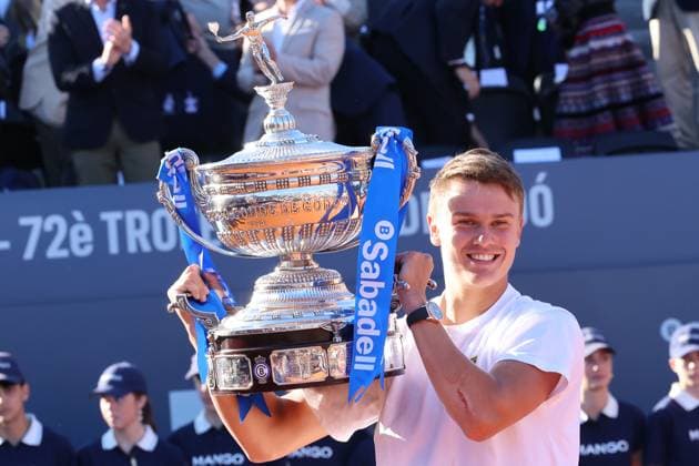 Barcelona open Banc Sabadell 2025, Real Club De Tennis Holger Rune of Denmark poses with the trophy after winning against Carlos Alcaraz of Spain in the Final Match during the Barcelona Open Banc Sabadell 2025 at Real Club De Tenis Barcelona on April 20, 2025 in Barcelona, Spain barcelona Real Club De Tenis Barcelona on catalunya spain Copyright: xYoussefxLoulidix