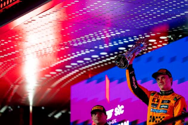 April 20, 2025, Jeddah, Saudi Arabia: Australian driver OSCAR PIASTRI (McLaren F1 Team) on the podium after winning the 2025 FIA Formula 1 Saudi Arabian Grand Prix at Jeddah Corniche Circuit in Jeddah, Saudi Arabia. Jeddah Saudi Arabia - ZUMAg147 20250420_fap_g147_007 Copyright: xJamesxGasperottix