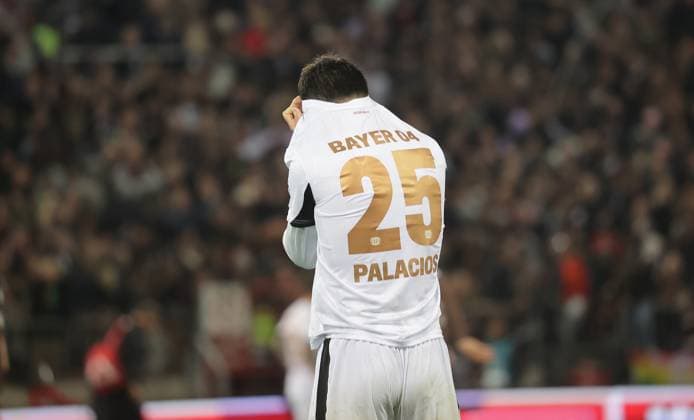 Bilder des Jahres 2025, Sport 04 April Sport Themen der Woche KW16 Sport Bilder des Tages Exequiel Palacios (Bayer 04 Leverkusen) enttaeuscht Fussball, 1.BL, Saison 2024-2025, Herren, FC St.Pauli gegen Bayer Leverkusen, 1-1 DFL REGULATIONS PROHIBIT ANY USE OF PHOTOGRAPHS AS IMAGE SEQUENCES AND OR QUASI-VIDEO. *** Exequiel Palacios Bayer 04 Leverkusen disappointed Football, 1 BL, Season 2024 2025, Men, FC St Pauli vs Bayer Leverkusen, 1 1 DFL REGULATIONS PROHIBIT ANY USE OF PHOTOGRAPHS AS IMAGE SEQUENCES AND OR QUASI VIDEO