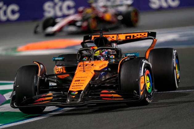 Sport Bilder des Tages April 20, 2025, Jeddah, Saudi Arabia: Australian driver OSCAR PIASTRI (McLaren F1 Team) drives during the 2025 FIA Formula 1 Saudi Arabian Grand Prix at Jeddah Corniche Circuit in Jeddah, Saudi Arabia. Jeddah Saudi Arabia - ZUMAg147 20250420_fap_g147_011 Copyright: xJamesxGasperottix