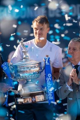 72 Barcelona Open Banc de Sabadell. Conde de Godo Trophy. Real Club de Tenis Barcelona. April 20,2025 72 Barcelona Open Banc de Sabadell. Conde de Godo Trophy. Real Club de Tenis Barcelona. Final. April 20,2025 Holger Runa after winning the final match between Carlos Alcaraz and Holger Rune of the ATP, Tennis Herren Barcelona Open Banc de Sabadell tennis tournament Trofeo Conde de Godo played at the Real Club de Tenis Barcelona. April 20, 2025. Barcelona ESP Copyright: xS.xRosx