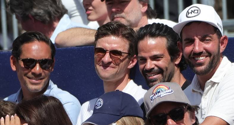 19 04 2025, BMW Open MTTC Iphitos ATP Tour 500, Munich, Tennis, Sport, in the picture Thomas Mueller FC Bayern Muenchen with friends guest at BMW Open Final