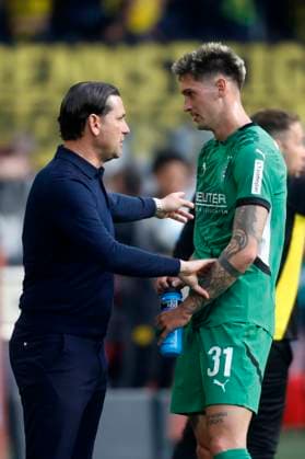 Dortmund, Germany, 1 Soccer Bundesliga 30 Matchday, Season 24 25 Borussia Dortmund Borussia Mönchengladbach 3 2 20 04 2025 at Signal Iduna Park in Dortmund Coaches Gerardo SEOANE MG left and Tomas CVANCARA MG right