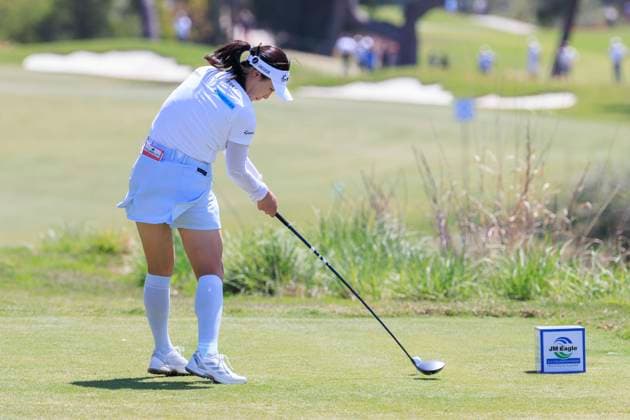 April 20, 2025, Tarzana, California, USA: Ina Yoon drives at the 2nd tee during the final round of the JM Eagle LA Championship presented by Plastpro on Sunday April 20, 2025 at El Caballero Country Club in Tarzana, California. ARIANA RUIZ PI Tarzana USA - ZUMAp124 20250420_zaa_p124_050 Copyright: xArianaxRuizx