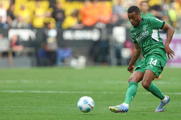 Alassane Plea Borussia Moenchengladbach in action, on the ball, individual action during the Bundesliga 1 match between Borussia Dortmund and Borussia Moenchengladbach, SIGNAL IDUNA PARK on April 20, 2025 in Dortmund, Germany Photo by Oliver Kaelke DeFodi Images Alassane Plea Borussia Moenchengladbach controls the ball during the Bundesliga match between Borussia Dortmund and Borussia Mönchengladbach at Signal Iduna Park on April 20, 2025 in Dortmund, Germany Photo by Oliver Kaelke DeFodi Images DFL regulations prohibit any use of photographs as image sequences and or quasi video Photo by Oliver Kaelke DeFodi Images