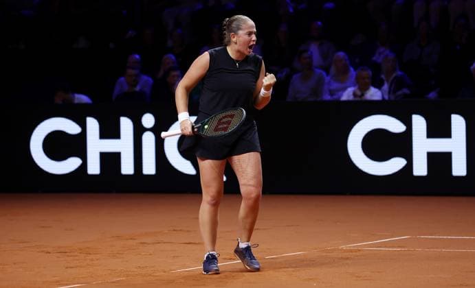 Stuttgart , Porsche Tennis Grand Prix Final, Jelena Ostapenko LAT cheers