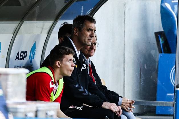 Team doctor Dr. Andreas Harlass Neuking SSV Jahn Regensburg 2 Soccer Bundesliga Season 2024 2025 1 FC Magdeburg vs SSV Jahn Regensburg at the Avnet Arena in Magdeburg Soccer,Man,Men,Germany,20 04 2025