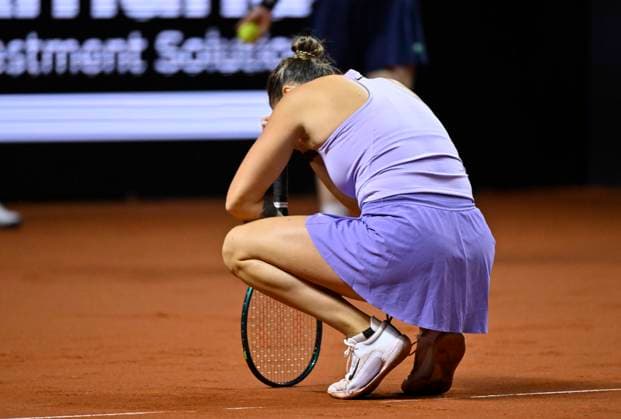 Aryna Sabalenka BLR disappointed Gesture Gesture Tennis Ladies Porsche Cup Porsche Tennis Grand Prix GP Stuttgart 2025 Porsche Arena 21 04 2024 DFL REGULATIONS PROHIBIT ANY USE OF PHOTOGRAPHS AS IMAGE SEQUENCES AND OR QUASI VIDEO Tennis Ladies Porsche Cup Porsche Tennis Grand Prix GP Stuttgart 2025