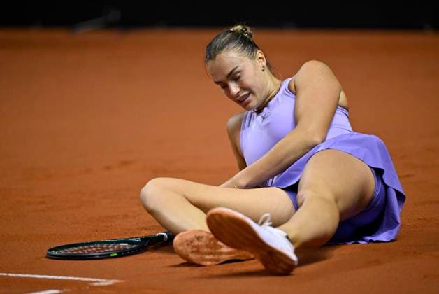 Aryna Sabalenka BLR disappointed stumbled on the ground Tennis Ladies Porsche Cup Porsche Tennis Grand Prix GP Stuttgart 2025 Porsche Arena 21 04 2024 DFL REGULATIONS PROHIBIT ANY USE OF PHOTOGRAPHS AS IMAGE SEQUENCES AND OR QUASI VIDEO Tennis Ladies Porsche Cup Porsche Tennis Grand Prix GP Stuttgart 2025