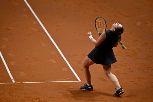 Jelena Ostapenko LAT jubilation, joy, emotion, emotional, cheers, happiness, happy, about won match final victory tennis women Porsche Cup Porsche Tennis Grand Prix GP Stuttgart 2025 Porsche Arena 21 04 2024 DFL REGULATIONS PROHIBIT ANY USE OF PHOTOGRAPHS AS IMAGE SEQUENCES AND OR QUASI VIDEO tennis women Porsche Cup Porsche Tennis Grand Prix GP Stuttgart 2025