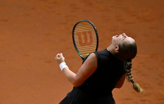 Jelena Ostapenko LAT jubilation, joy, emotion, emotional, cheers, happiness, happy, about won match final victory tennis women Porsche Cup Porsche Tennis Grand Prix GP Stuttgart 2025 Porsche Arena 21 04 2024 DFL REGULATIONS PROHIBIT ANY USE OF PHOTOGRAPHS AS IMAGE SEQUENCES AND OR QUASI VIDEO tennis women Porsche Cup Porsche Tennis Grand Prix GP Stuttgart 2025