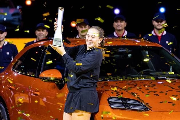 Winner of the Porsche Tennis Grand Prix GP Stuttgart 2025 is Jelena Ostapenko Here with the trophy in her hands Final Aryna Sabalenka vs Jelena Ostapenko LAT GER, Porsche Tennis Grand Prix GP Stuttgart 2025, WTA500, 21 04 2025 GER, Porsche Tennis Grand Prix GP Stuttgart 2025, WTA500, 21 04 2025 Stuttgart Copyright: xEibner-Pressefoto RogerxBuerkex EP