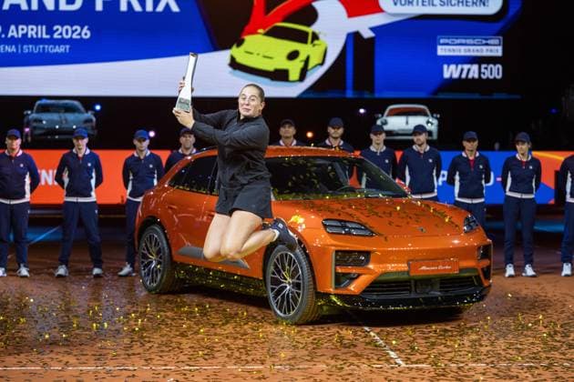 The winner of the 48 Porsche Tennis Grand Prix 2025 Jelena Ostapenko LAT xettx, Germany, Stuttgart, 21 04 2025, Tennis, 48 Porsche Tennis Grand Prix, 2025, Final, A Sabalenka J Ostapenko LAT , Porsche Arena Photo A2 Bildagentur Peter Hartenfelser