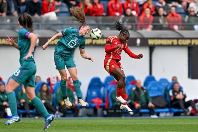 CUP FINAL STANDARD VS RSC ANDERLECHT Fran Meersman (5) of Anderlecht pictured fighting for the ball with Welma Fon (22) of Standard during a female soccer game between Standard Femina de Liege and RSC Anderlecht in the Belgian Cup Final competition , on Monday 21 April 2025 in Leuven , BELGIUM . PHOTO SPORTPIX David Catry Leuven BELGIUM  Copyright: xDavidxCatryx 20250421DC2_1105