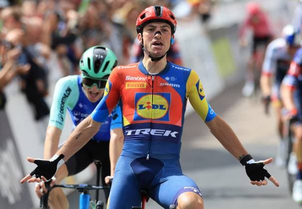 Bilder des Jahres 2025, Sport 04 April Sport Themen der Woche KW17 Sport Bilder des Tages TOUR DES ALPES 2025 - UCI Cycling Race Tour of the Alps Pierre Teyssot MAXPPP ; TOUR DES ALPES 2025 - UCI Cycling Race Tour of the Alps. San Lorenzo Dorsino, Italy on April 21, 2025. Stage one of 148.5 km around San Lorenzo Dorsino. Victory for Italian Giulio Ciccone (ITA) Lidl-Trek. Giulio Ciccone (ITA) Pierre Teyssot Maxppp San Lorenzo Dorsino San Lorenzo Dorsino Trentino Alto Adige Italy  Copyright: xMAXPPPxPierrexTeyssotx TEP62252 TEP62252