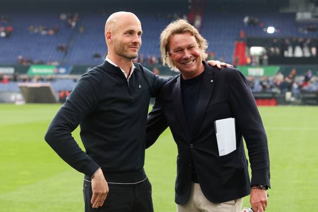2025-04-21 AZ v Go Ahead Eagles - Final of the Dutch Toto KNVB Cup ROTTERDAM, NETHERLANDS - APRIL 21: ESPN Presentator Hans Kraaij jr, Headcoach Paul Simonis of Go Ahead Eagles during the Final of the Dutch Toto KNVB Cup match between AZ and Go Ahead Eagles at Stadion Feijenoord on April 21, 2025 in Rotterdam, Netherlands. Rotterdam Stadion Feijenoord Netherlands Content not available for redistribution in The Netherlands directly or indirectly through any third parties. Copyright: xHansxvanxderxValkx