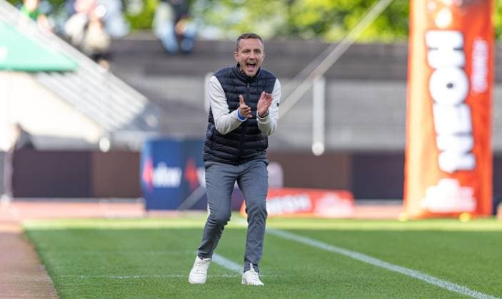 18 04 2025, Reichshofstadion, Lustenau, AUT, 2 FBL, SC Austria Lustenau vs FC Liefering, 24 Runde, im Bild Trainer Daniel Beichler FC Liefering Trainer Daniel Beichler FC Liefering during the Admiral 2 Liga 24th round match between SC Austria Lustenau and FC Liefering at the Reichshofstadion in Lustenau, Austria on 2025 04 18 Expa Lustenau  EP_rin