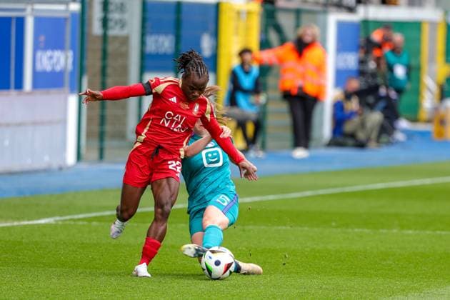 CUP FINAL STANDARD VS RSC ANDERLECHT Welma Fon (22) of Standard and Fran Meersman (5) of Anderlecht pictured during a female soccer game between Standard Femina de Liege and RSC Anderlecht in the Belgian Cup Final competition , on Monday 21 April 2025 in Leuven, Belgium . PHOTO SPORTPIX SEVIL OKTEM Leuven BELGIUM  Copyright: xSportpix.bex xSevilxOktemxSevilxOktemx