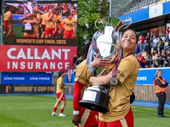 CUP FINAL STANDARD VS RSC ANDERLECHT Lola Wajnblum (22) of Standard posing with the cup after winning the female soccer game between Standard Femina de Liege and RSC Anderlecht in the Belgian Cup Final competition , on Monday 21 April 2025 in Leuven, Belgium . PHOTO SPORTPIX SEVIL OKTEM Leuven King Power Stadium - Den Dreef Vlaams Brabant BELGIUM  Copyright: xSportpix.bex xSevilxOktemxSevilxOktemx