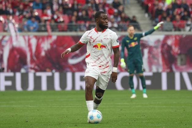19 04 2025, xgox, Fußball 1 Bundesliga, RB Leipzig Holstein Kiel emspor, v l Lutsharel Geertruida Leipzig, 3 Freisteller, Einzelbild, Ganzkoerper, single frame DFL DFB REGULATIONS PROHIBIT ANY USE OF PHOTOGRAPHS as IMAGE SEQUENCES and or QUASI VIDEO Leipzig