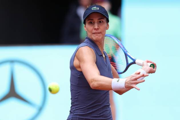 April 21, 2025, Madrid, Madrid, SPAIN: Bernarda Pera of USA in action against Ruth Roura Llaverias of Spain during the Mutua Madrid Open 2025, ATP, Tennis Herren Masters 1000 and WTA, Tennis Damen 1000, tennis tournament celebrated at Caja Magica on April 21, 2025 in Madrid, Spain. Madrid SPAIN - ZUMAa181 20250421_zaa_a181_079 Copyright: xIrinaxR.xHipolitox