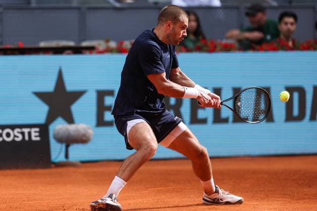 April 21, 2025, Madrid, Madrid, SPAIN: Borna Coric of Croatia in action against Otto Virtanen of Finland during the Mutua Madrid Open 2025, ATP, Tennis Herren Masters 1000 and WTA, Tennis Damen 1000, tennis tournament celebrated at Caja Magica on April 21, 2025 in Madrid, Spain. Madrid SPAIN - ZUMAa181 20250421_zaa_a181_087 Copyright: xIrinaxR.xHipolitox