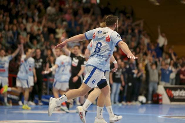21 04 2025, Men, Handball, Season 2024 2025, 2 Handball Bundesliga, 28 Matchday TV Grosswallstadt TSV GWD Minden Florian Eisentraeger 8, TV Grosswallstadt celebrates his goal for 34 31 Elsenfeld Untermainhalle Bayern Germany