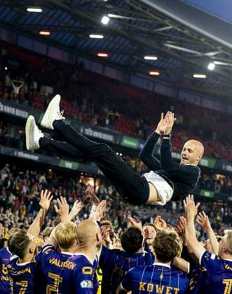 ROTTERDAM - Go Ahead Eagles coach Paul Simonis during the KNVB Cup final between AZ Alkmaar and Go Ahead Eagles at Feyenoord Stadium de Kuip on April 21, 2025 in Rotterdam, Netherlands. ANP KOEN VAN WEEL Dutch Cup final 2024 25 xVIxANPxSportx xxANPxIVx 524993835 originalFilename: 524993835.jpg