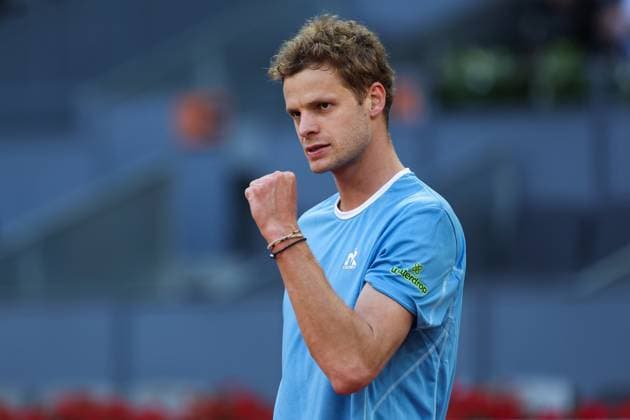 April 21, 2025, Madrid, Madrid, SPAIN: Yannick Hanfmann of Germany celebrates a point against Hugo Gaston of France during the Mutua Madrid Open 2025, ATP, Tennis Herren Masters 1000 and WTA, Tennis Damen 1000, tennis tournament celebrated at Caja Magica on April 21, 2025 in Madrid, Spain. Madrid SPAIN - ZUMAa181 20250421_zaa_a181_220 Copyright: xIrinaxR.xHipolitox