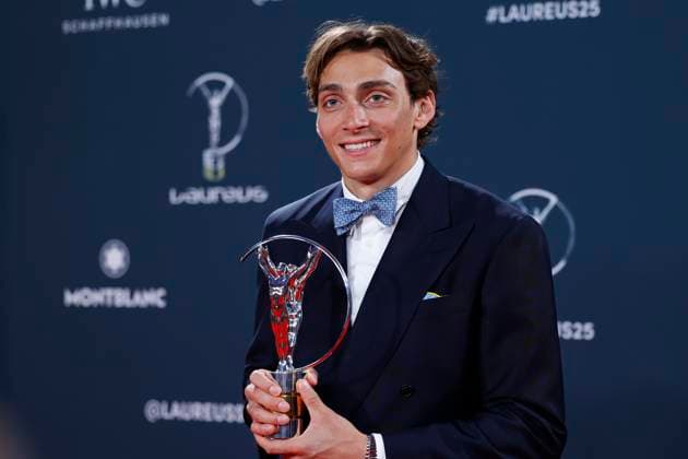 Bilder des Jahres 2025, Sport 04 April Sport Themen der Woche KW17 Sport Bilder des Tages April 21, 2025, Madrid, Madrid, SPAIN: Armand Duplantis poses with the award during the Laureus World Sports Awards Madrid 2025 at Palacio de Cibeles April 21, 2025 in Madrid, Spain. Madrid SPAIN - ZUMAa181 20250421_zaa_a181_262 Copyright: xDennisxAgyemanx