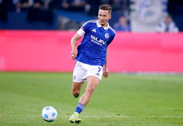 SEGUIN Paul Kapitaen Team FC Schalke 04 DFL 2 Bundesliga Season 2024 2025 Match FC Schalke 04 HSV 2 2 on 19 04 2025 in Gelsenkirchen DFL REGULATIONS PROHIBIT ANY USE OF PHOTOGRAPHS as IMAGE SEQUENCES and or QUASI VIDEO Copyright: xLacixPerenyix