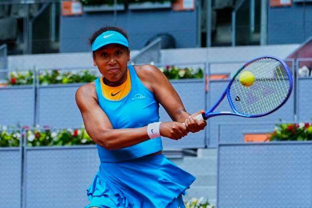 Mutua Madrid Open - Previews Naomi Osaka dejected after losing the match between Japan s Naomi Osaka and Italy s Lucia Bronzetti of the Mutua Madrid Open 2025, ATP, Tennis Herren Masters 1000 and WTA, Tennis Damen 1000, tournament celebrated at Caja Magica on April 22, 2025 in Madrid, Spain. Madrid Spain  Copyright: xJosexBretonx originalFilename:bretonhernandez-mutuamad250422_npDco.jpg