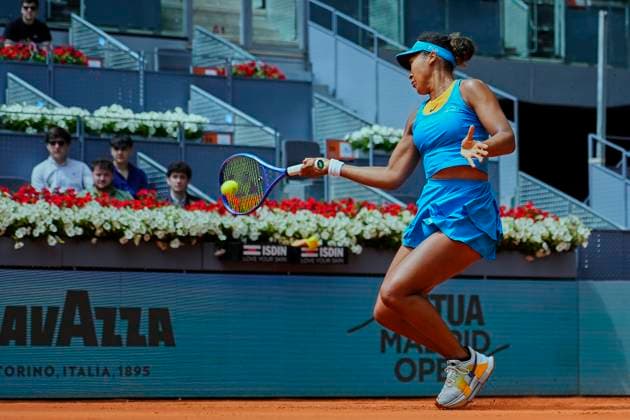 Mutua Madrid Open - Previews Naomi Osaka dejected after losing the match between Japan s Naomi Osaka and Italy s Lucia Bronzetti of the Mutua Madrid Open 2025, ATP, Tennis Herren Masters 1000 and WTA, Tennis Damen 1000, tournament celebrated at Caja Magica on April 22, 2025 in Madrid, Spain. Madrid Spain  Copyright: xJosexBretonx originalFilename:bretonhernandez-mutuamad250422_npd2H.jpg