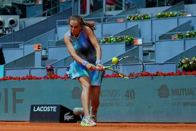 Mutua Madrid Open - Previews Lucia Bronzetti during the match between Japan s Naomi Osaka and Italy s Lucia Bronzetti of the Mutua Madrid Open 2025, ATP, Tennis Herren Masters 1000 and WTA, Tennis Damen 1000, tournament celebrated at Caja Magica on April 22, 2025 in Madrid, Spain. Madrid Spain  Copyright: xJosexBretonx originalFilename:bretonhernandez-mutuamad250422_npcZh.jpg