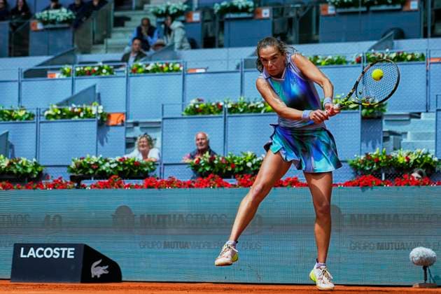 Mutua Madrid Open - Previews Lucia Bronzetti during the match between Japan s Naomi Osaka and Italy s Lucia Bronzetti of the Mutua Madrid Open 2025, ATP, Tennis Herren Masters 1000 and WTA, Tennis Damen 1000, tournament celebrated at Caja Magica on April 22, 2025 in Madrid, Spain. Madrid Spain  Copyright: xJosexBretonx originalFilename:bretonhernandez-mutuamad250422_npjgM.jpg