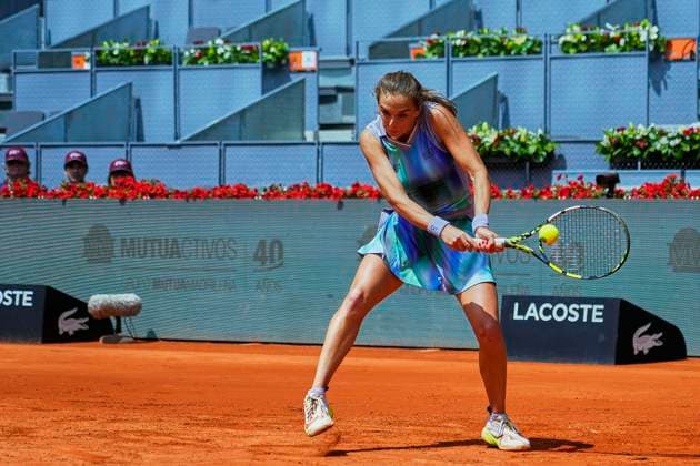 Mutua Madrid Open - Previews Lucia Bronzetti during the match between Japan s Naomi Osaka and Italy s Lucia Bronzetti of the Mutua Madrid Open 2025, ATP, Tennis Herren Masters 1000 and WTA, Tennis Damen 1000, tournament celebrated at Caja Magica on April 22, 2025 in Madrid, Spain. Madrid Spain  Copyright: xJosexBretonx originalFilename:bretonhernandez-mutuamad250422_npLbx.jpg