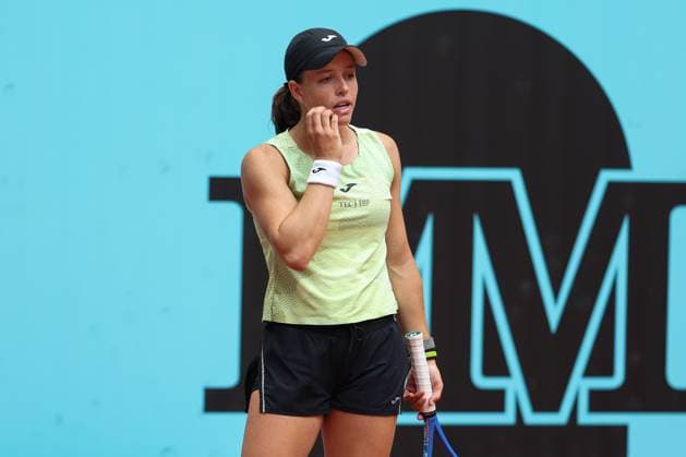 April 22, 2025, Madrid, Madrid, SPAIN: Kaitlin Quevedo of Spain gestures against Anna Blinkova of Rusia during the Mutua Madrid Open 2025, ATP, Tennis Herren Masters 1000 and WTA, Tennis Damen 1000, tennis tournament celebrated at Caja Magica on April 22, 2025 in Madrid, Spain. Madrid SPAIN - ZUMAa181 20250422_zaa_a181_046 Copyright: xIrinaxR.xHipolitox