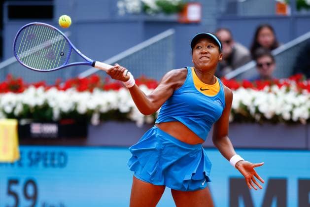 April 22, 2025, Madrid, Madrid, SPAIN: Naomi Osaka of Japan in action against Lucia Bronzetti of Italy during the Mutua Madrid Open 2025, ATP, Tennis Herren Masters 1000 and WTA, Tennis Damen 1000, tennis tournament celebrated at Caja Magica on April 22, 2025 in Madrid, Spain. Madrid SPAIN - ZUMAa181 20250422_zaa_a181_080 Copyright: xDennisxAgyemanx