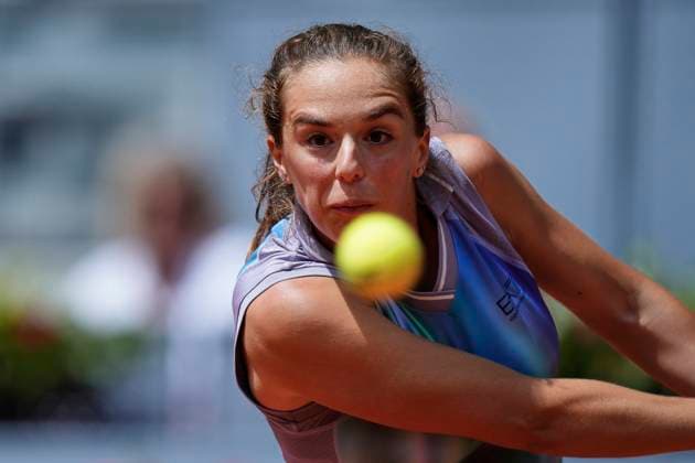 Mutua Madrid Open - Previews Lucia Bronzetti during the match between Japan s Naomi Osaka and Italy s Lucia Bronzetti of the Mutua Madrid Open 2025, ATP, Tennis Herren Masters 1000 and WTA, Tennis Damen 1000, tournament celebrated at Caja Magica on April 22, 2025 in Madrid, Spain. Madrid Spain  Copyright: xJosexBretonx originalFilename:bretonhernandez-mutuamad250422_nptLr.jpg
